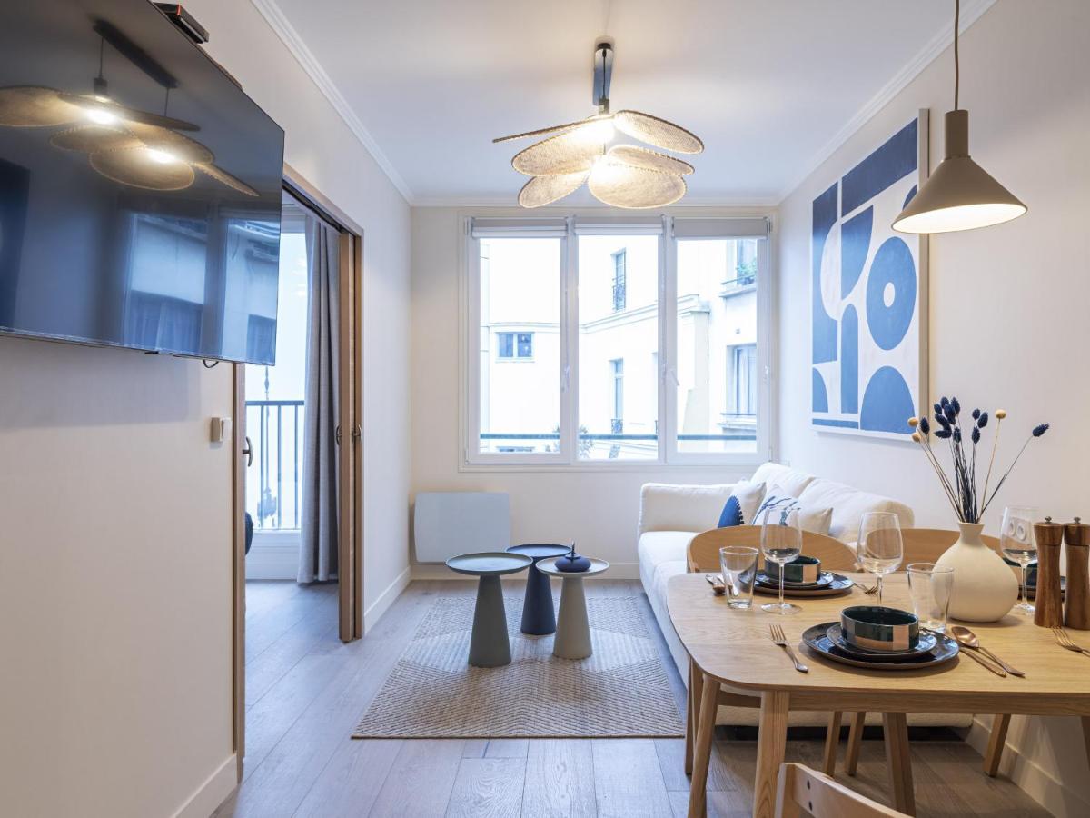 The Blue Suite On Champs Elysees Avenue Paris Extérieur photo