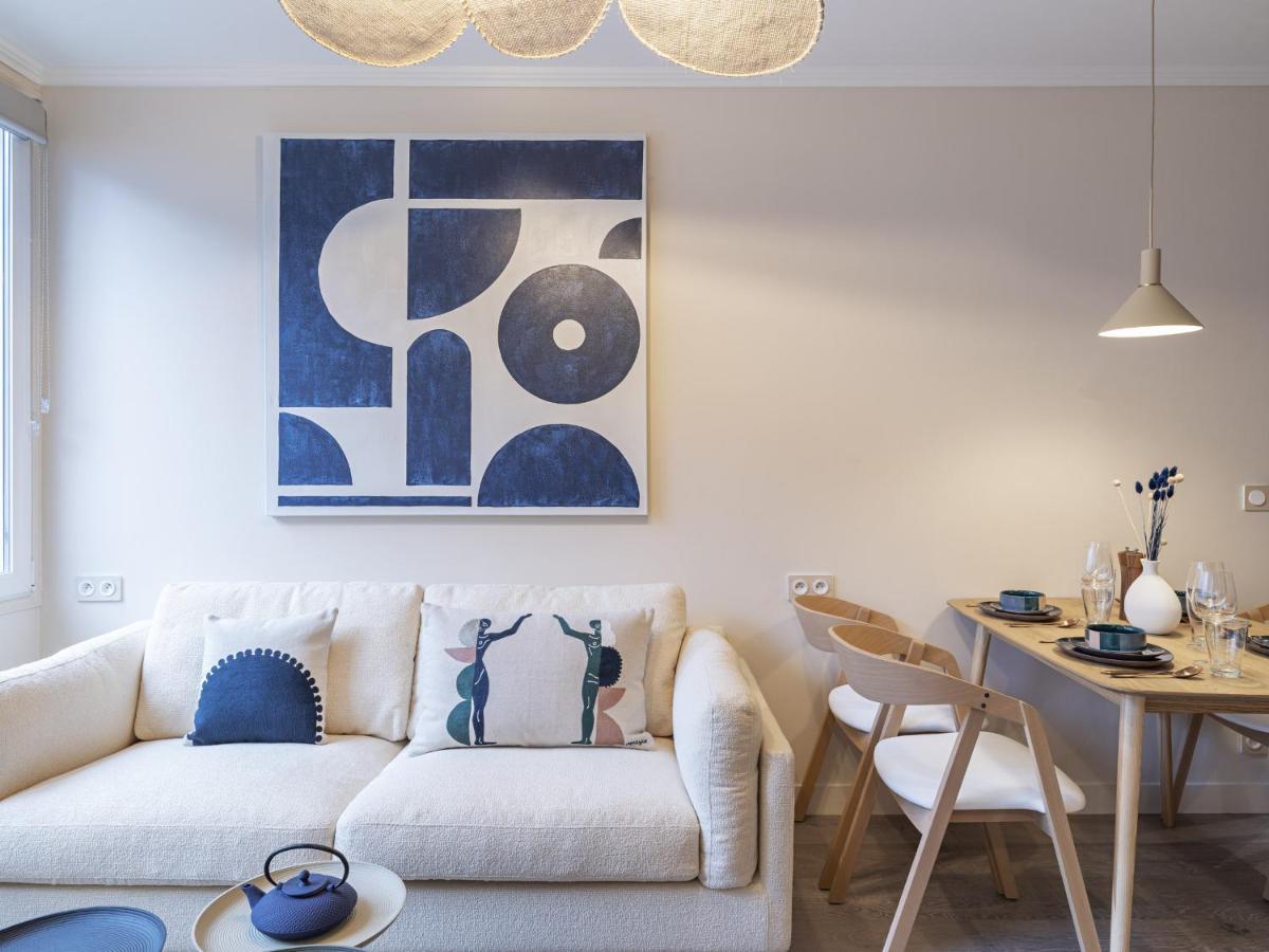 The Blue Suite On Champs Elysees Avenue Paris Extérieur photo