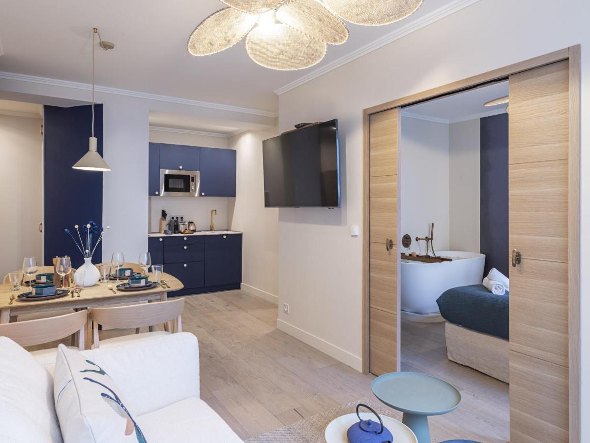 The Blue Suite On Champs Elysees Avenue Paris Extérieur photo