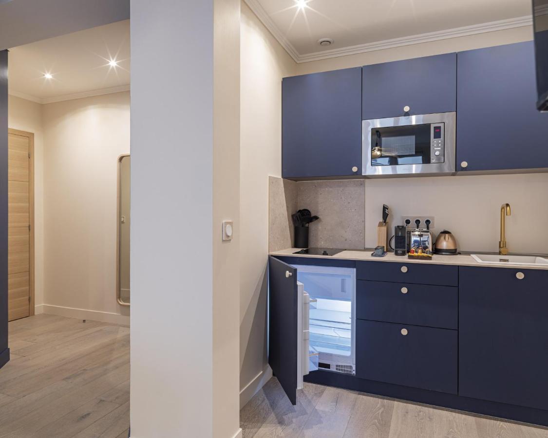 The Blue Suite On Champs Elysees Avenue Paris Extérieur photo