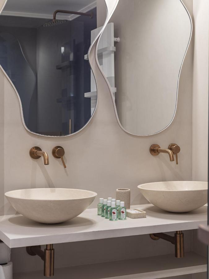 The Blue Suite On Champs Elysees Avenue Paris Extérieur photo