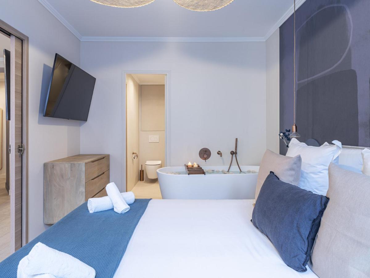 The Blue Suite On Champs Elysees Avenue Paris Extérieur photo