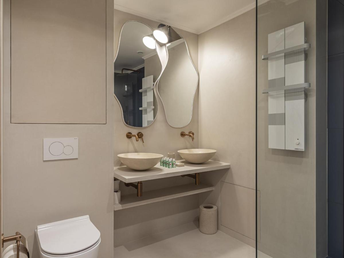 The Blue Suite On Champs Elysees Avenue Paris Extérieur photo
