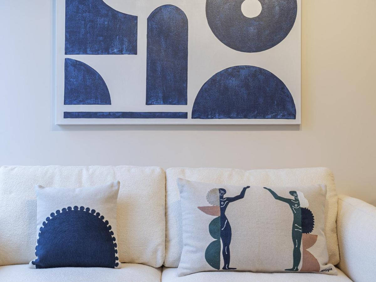 The Blue Suite On Champs Elysees Avenue Paris Extérieur photo
