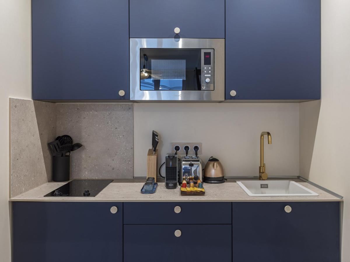 The Blue Suite On Champs Elysees Avenue Paris Extérieur photo